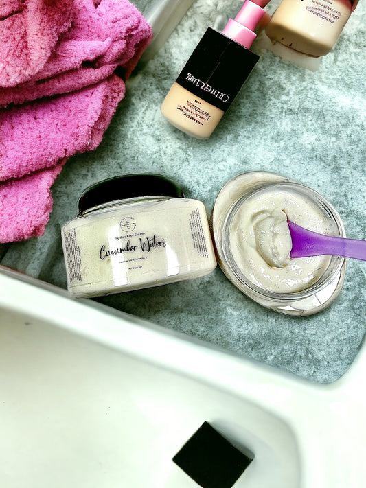 Lightweight Daytime Facial Cream with Hyaluronic Acid and Botanical Extracts